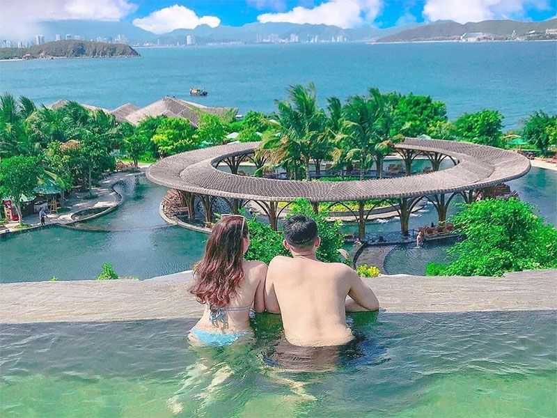 Tắm khoáng ở Hòn Tằm Nha Trang